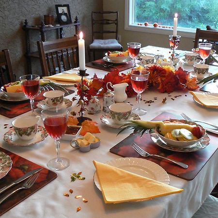 A Touch Of English B&B Kelowna Extérieur photo