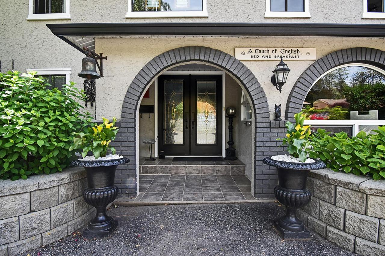 A Touch Of English B&B Kelowna Extérieur photo