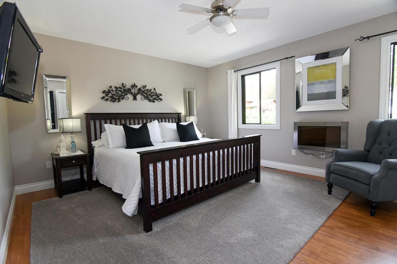 A Touch Of English B&B Kelowna Extérieur photo