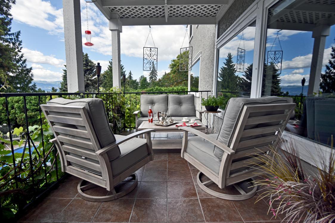 A Touch Of English B&B Kelowna Extérieur photo